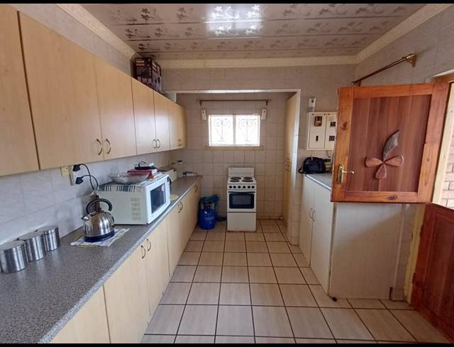 3 BEDROOM HOUSE FOR SALE IN VANDERBIJLPARK CW 1